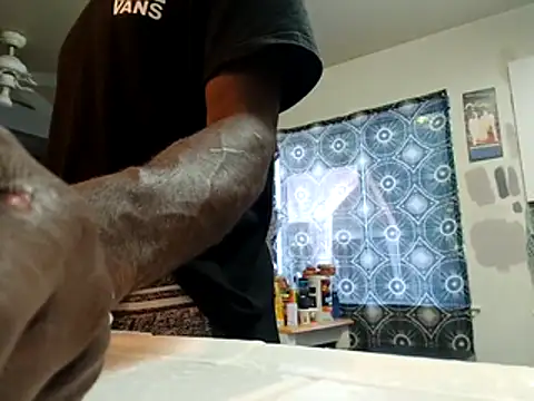 DevinToore online show from 10/27/25, 08:24