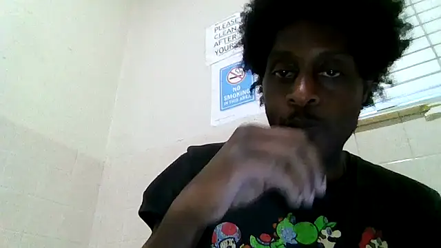 Snapshot of DevinToore chatting on 06/21/26, 02:14 DevinToore online show from 06/21/26, 02:14