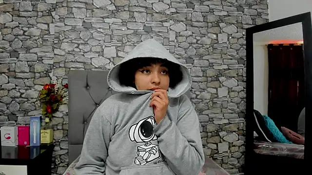 miku katsuragi online show from 10/04/25, 08:29