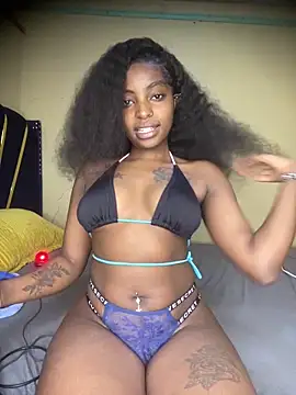 Snapshot of Sasha-smiles chatting on 12/17/25, 12:33 Sasha-smiles online show from 12/17/25, 12:33