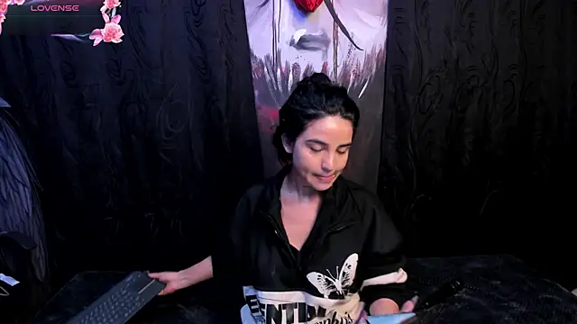 Snapshot of Kylie-fox chatting on 09/26/25, 12:03 Kylie-fox online show from 09/26/25, 12:03