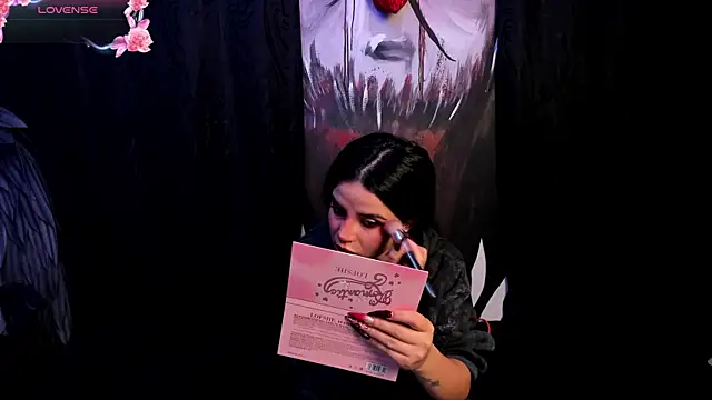 Snapshot of Kylie-fox chatting on 10/08/25, 11:57 Kylie-fox online show from 10/08/25, 11:57