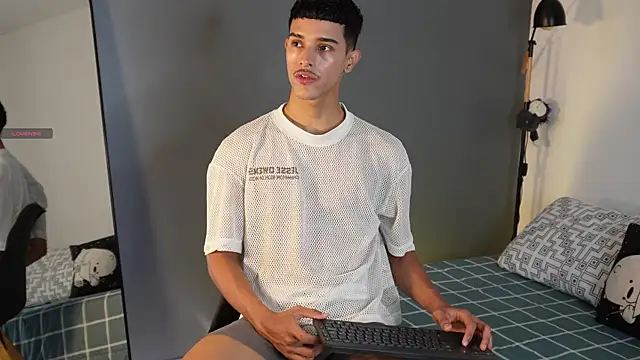 Snapshot of Busterspinter chatting on 10/05/25, 07:23 Busterspinter online show from 10/05/25, 07:23