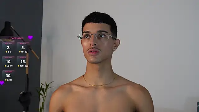 Snapshot of Busterspinter chatting on 11/19/25, 07:03 Busterspinter online show from 11/19/25, 07:03