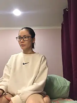 Snapshot of Milka23 chatting on 12/09/24, 01:51 Milka23 online show from 12/09/24, 01:51