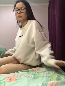 Snapshot of Milka23 chatting on 12/14/24, 01:28 Milka23 online show from 12/14/24, 01:28