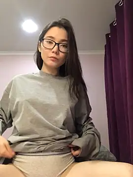 Snapshot of Milka23 chatting on 12/28/24, 09:19 Milka23 online show from 12/28/24, 09:19