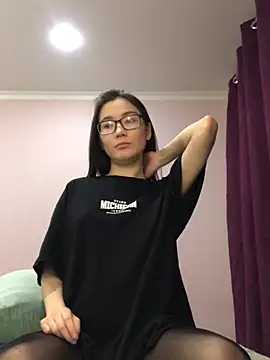 Snapshot of Milka23 chatting on 01/03/25, 04:48 Milka23 online show from 01/03/25, 04:48