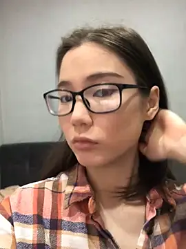 Snapshot of Milka23 chatting on 02/11/25, 10:37 Milka23 online show from 02/11/25, 10:37