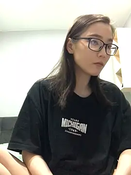 Snapshot of Milka23 chatting on 02/16/25, 06:10 Milka23 online show from 02/16/25, 06:10