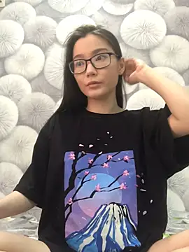 Snapshot of Milka23 chatting on 02/21/25, 12:06 Milka23 online show from 02/21/25, 12:06