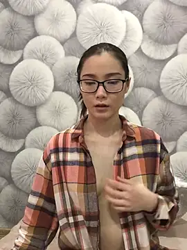 Snapshot of Milka23 chatting on 02/23/25, 12:16 Milka23 online show from 02/23/25, 12:16