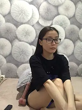 Snapshot of Milka23 chatting on 03/02/25, 02:00 Milka23 online show from 03/02/25, 02:00