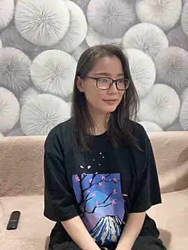 Snapshot of Milka23 chatting on 03/07/25, 08:00 Milka23 online show from 03/07/25, 08:00