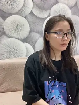 Snapshot of Milka23 chatting on 03/08/25, 03:56 Milka23 online show from 03/08/25, 03:56