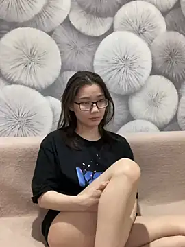 Snapshot of Milka23 chatting on 03/09/25, 04:27 Milka23 online show from 03/09/25, 04:27