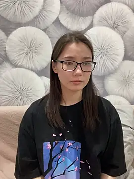 Snapshot of Milka23 chatting on 03/22/25, 11:32 Milka23 online show from 03/22/25, 11:32