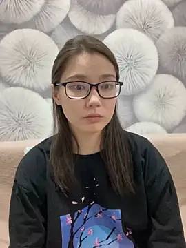 Snapshot of Milka23 chatting on 03/22/25, 03:53 Milka23 online show from 03/22/25, 03:53