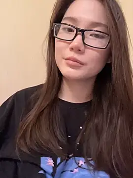 Snapshot of Milka23 chatting on 09/21/25, 06:31 Milka23 online show from 09/21/25, 06:31