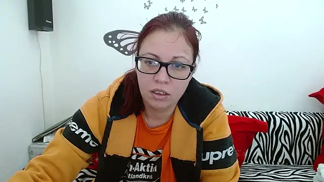 Snapshot of LadyHellene chatting on 01/07/26, 07:33 LadyHellene online show from 01/07/26, 07:33