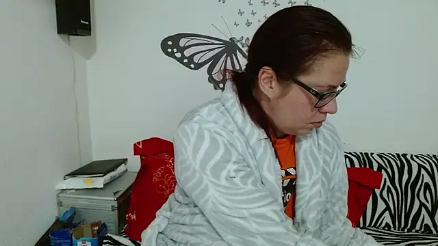 Snapshot of LadyHellene chatting on 01/14/26, 05:13 LadyHellene online show from 01/14/26, 05:13
