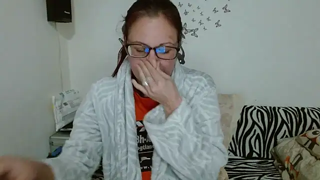 Snapshot of LadyHellene chatting on 02/04/26, 05:30 LadyHellene online show from 02/04/26, 05:30