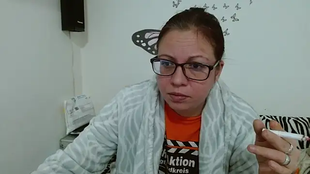Snapshot of LadyHellene chatting on 02/05/26, 07:24 LadyHellene online show from 02/05/26, 07:24