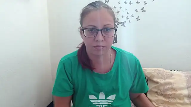 Snapshot of LadyHellene chatting on 03/12/26, 02:01 LadyHellene online show from 03/12/26, 02:01