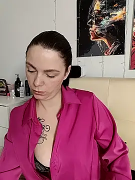 Lola Hale online show from 12/06/24, 06:28