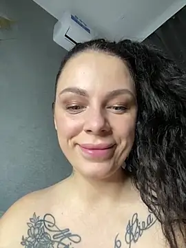 Lola Hale online show from 12/19/25, 06:04