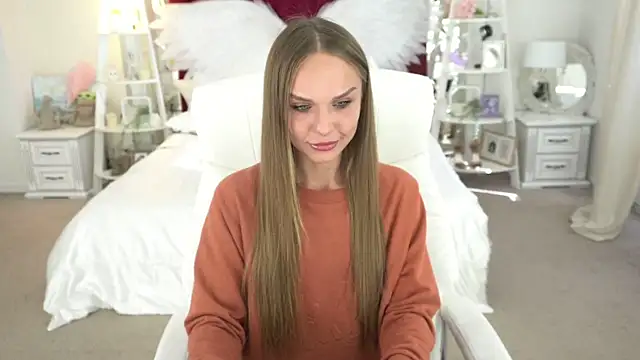 KiraGrayy online show from 09/25/25, 12:53