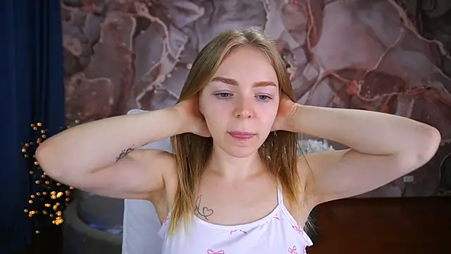 Snapshot of EmilySunshineS chatting on 09/21/25, 01:46 EmilySunshineS online show from 09/21/25, 01:46