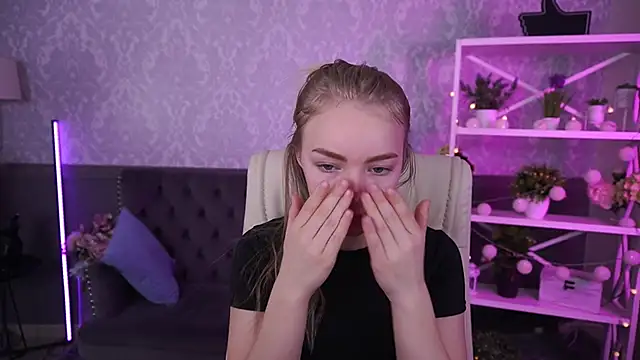 Snapshot of EmilySunshineS chatting on 09/24/25, 06:06 EmilySunshineS online show from 09/24/25, 06:06