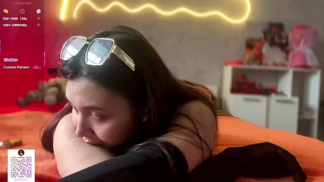 UdeleBarns online show from 10/22/25, 06:02