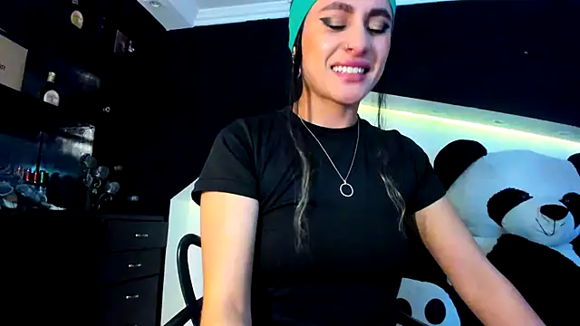 Coral Gibson online show from 01/10/25, 06:17