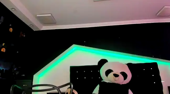 Coral Gibson online show from 01/15/25, 12:04