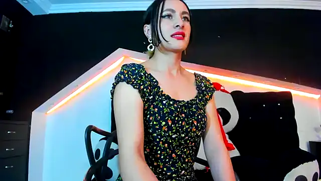 Coral Gibson online show from 01/22/25, 06:20