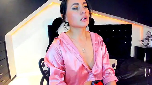 Coral Gibson online show from 01/28/25, 03:46