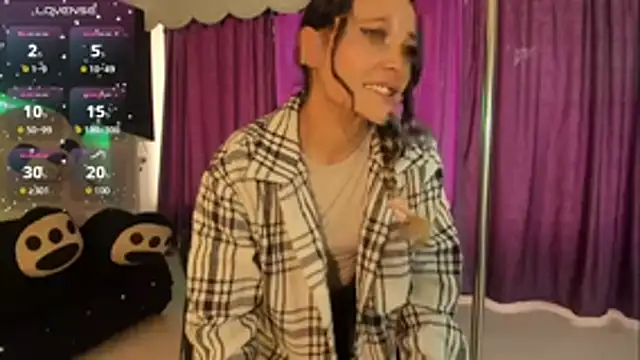 Snapshot of Coral_Gibson chatting on 11/02/25, 01:24 Coral Gibson online show from 11/02/25, 01:24