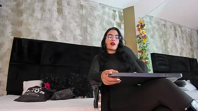 Ellaochoa online show from 01/08/25, 11:32