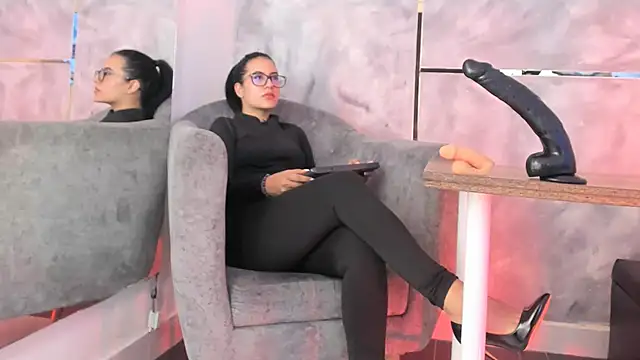 Ellaochoa online show from 11/10/25, 11:31