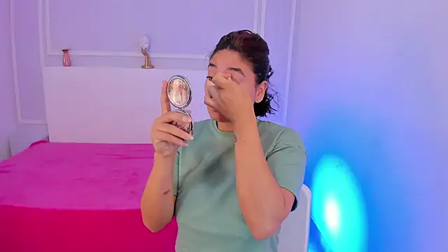 Snapshot of ScarlettWet9 chatting on 01/14/25, 04:04 ScarlettWet9 online show from 01/14/25, 04:04