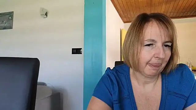 Snapshot of Sandcoq chatting on 06/11/26, 10:46 Sandcoq online show from 06/11/26, 10:46