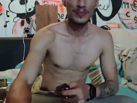 Snapshot of roystonee01 chatting on 09/19/25, 05:42 roystonee01 online show from 09/19/25, 05:42