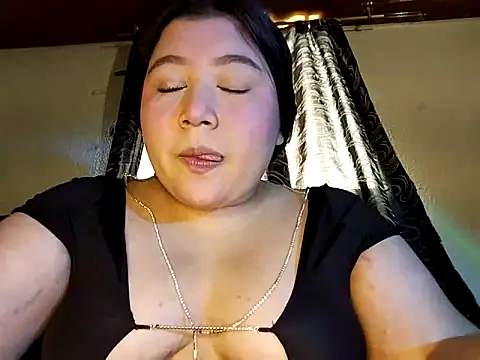 Snapshot of sharyl_24 chatting on 10/11/25, 03:43 sharyl 24 online show from 10/11/25, 03:43