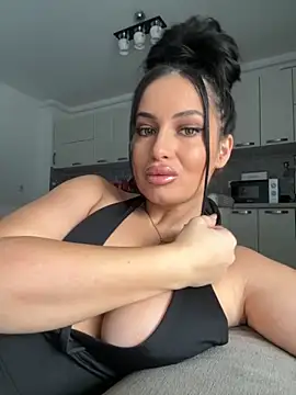 Snapshot of melissablack chatting on 10/07/25, 07:27 melissablack online show from 10/07/25, 07:27