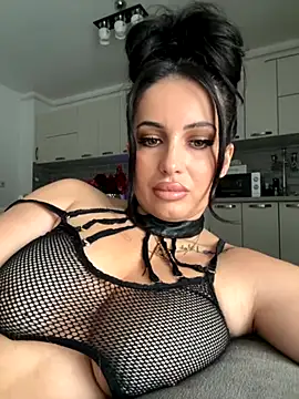 Snapshot of melissablack chatting on 10/23/25, 07:18 melissablack online show from 10/23/25, 07:18