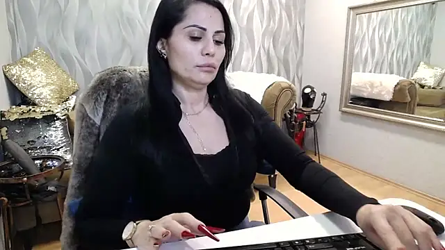 Sara Poison online show from 11/04/25, 03:16