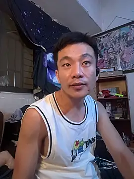 Snapshot of ex199212 chatting on 06/04/26, 12:44 ex199212 online show from 06/04/26, 12:44