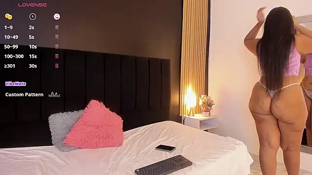 sweetsofia18 online show from 10/11/25, 11:14